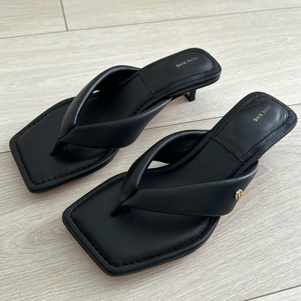 Anime Bing black leather sandals